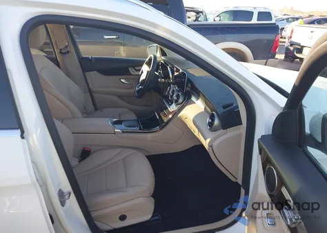 2020 Mercedes-Benz Glc 300 z USA, uszkodzony, nr VIN WDC0G8DB0LF717340